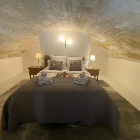 Appartement avec Piscine privée dans Résidence pour 6 personnes Uzès Extérieur photo