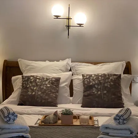 Appartement avec Piscine privée dans Résidence pour 6 personnes Uzès Extérieur photo