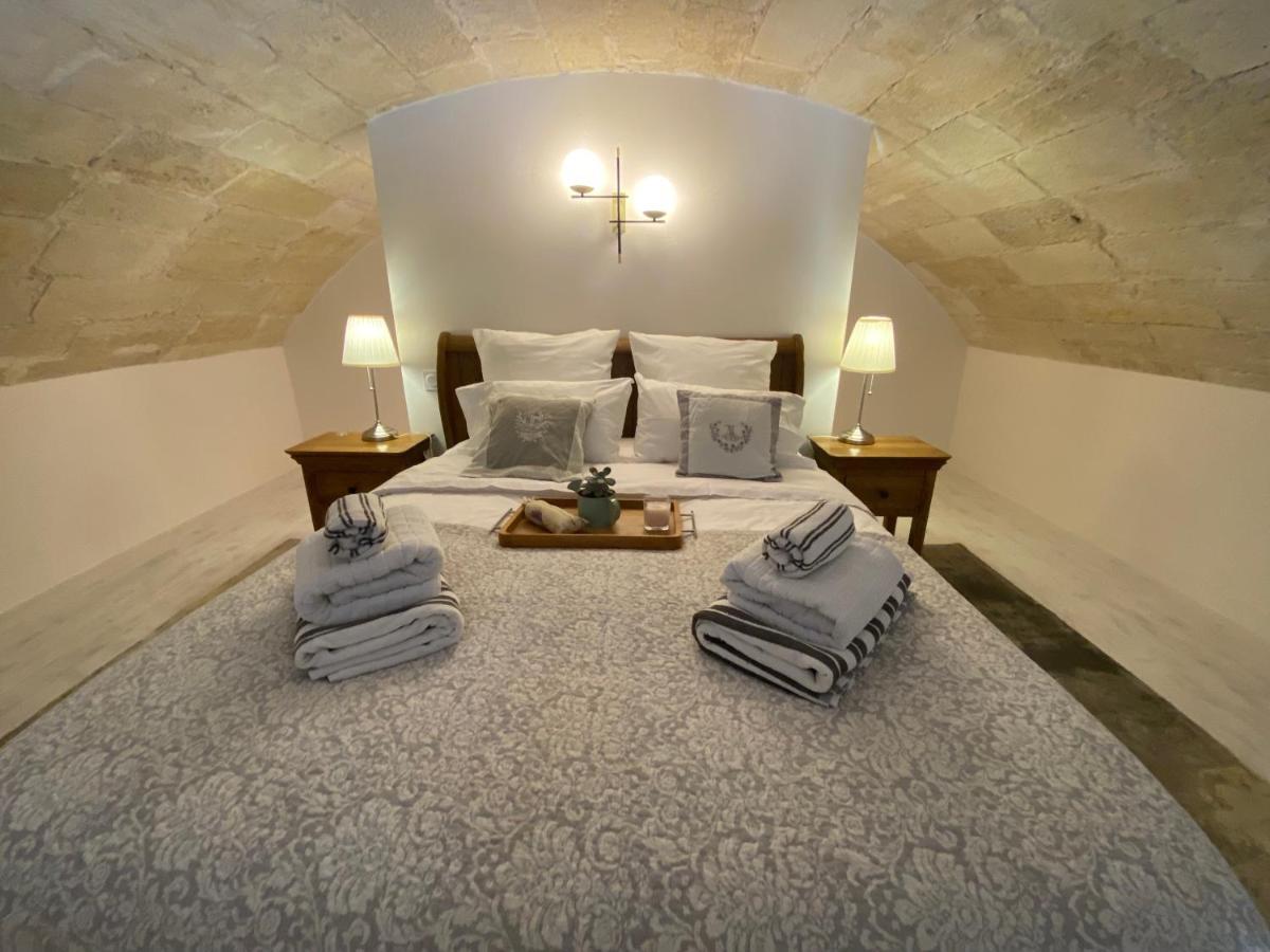 Avec Piscine Privee Dans Pour 6 Personnes Uzes