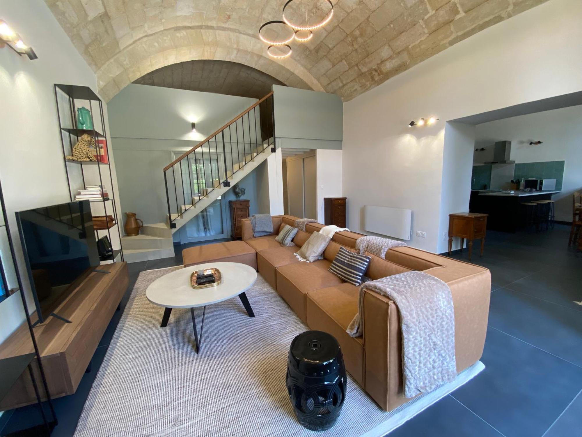 Apartment Avec Piscine Privee Dans Pour 6 Personnes Uzes