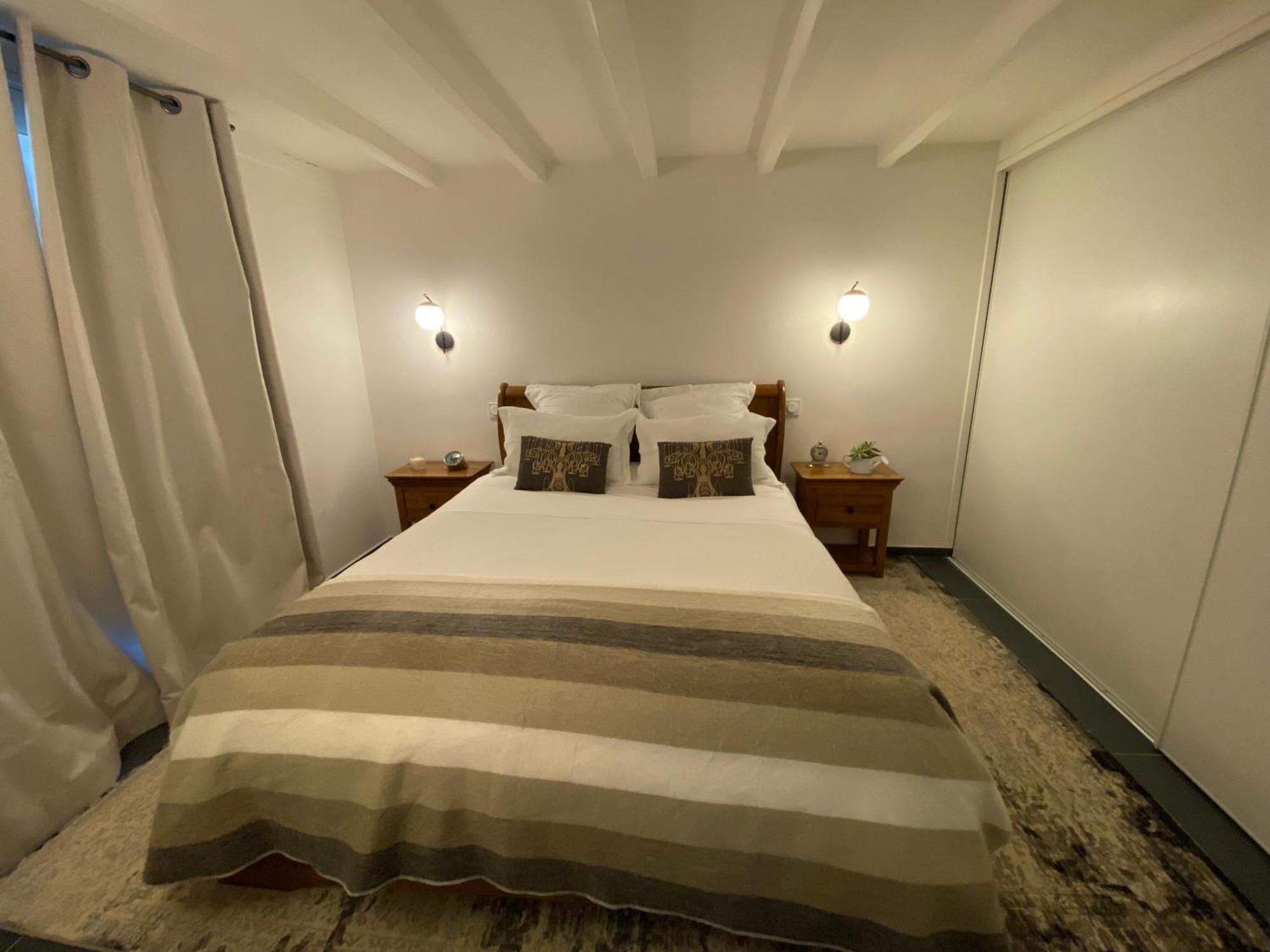 Avec Piscine Privée Dans Résidence Pour 6 Personnes * Uzès