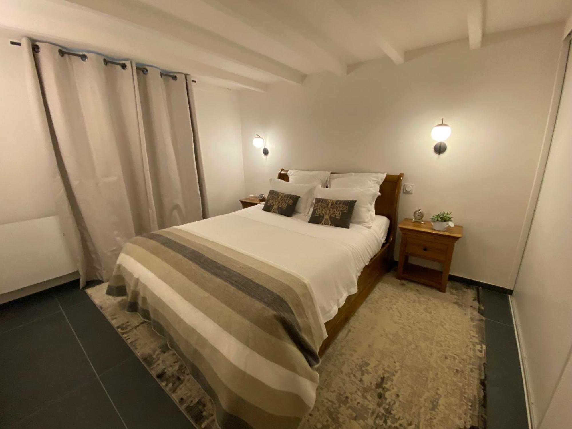 Apartment Avec Piscine Privee Dans Pour 6 Personnes *