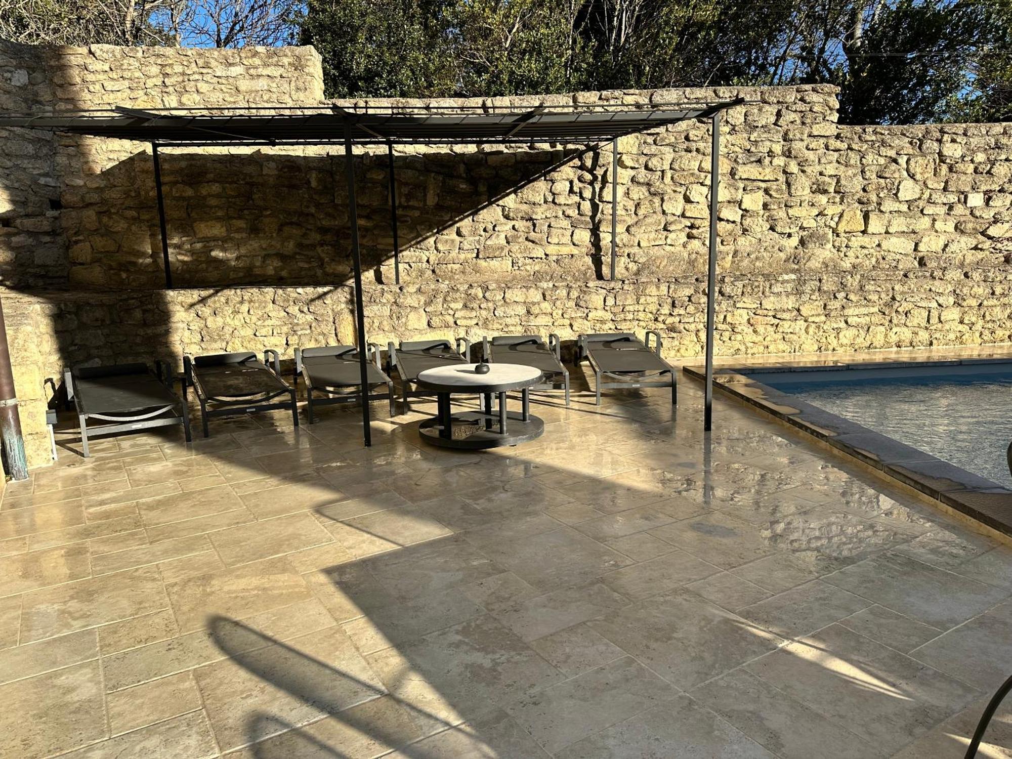 Avec Piscine Privée Dans Résidence Pour 6 Personnes Appartement Uzès